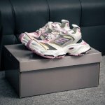 G5版 核心私 Balenciaga Cargo Sneaker 巴黎世家十一代 圆头系带 低帮生活休闲鞋 采用超细纤维和网布工装运动鞋来自Balenciaga