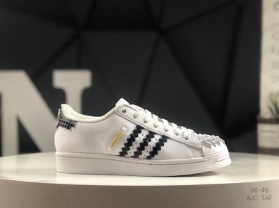 140 阿迪达斯/三叶草Adidas Superstar Bonega W Low 改良贝壳头厚底系列低帮**百搭休闲运动板鞋 货号：Hp10250 类型：男女
