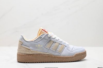公司级Adidas Forum 84 Low 阿迪达斯 低帮百搭潮流休闲运动板鞋 以复古篮球鞋的外形为基础 采用皮革拼接 简约百搭 更加贴合舒适 中底内侧网格造