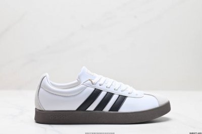 公司级adidas Neo Vl Court 2.0 百搭单品 绒面麂皮防滑耐磨轻便低帮板鞋 整双鞋以传统的低帮呈现的清新造型 鞋头优先头层反毛皮 包裹保证优秀