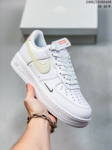 公司级带半码 耐克nike Air Force 1 Low 空军一号 Af1 低帮百搭厚底增高休闲运动板鞋。柔软、弹性十足的缓震性能和出色的中底设计，横跨复古与