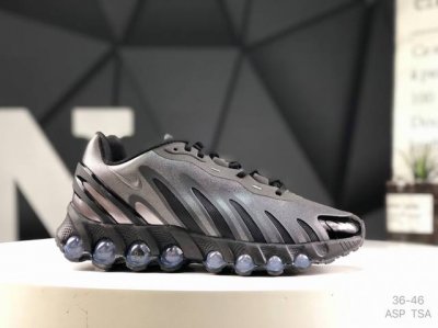 耐克 Nike Air Max Dn8 耐克全新气垫跑鞋 #全新鞋款在同侧采用了四个圆柱仓式的设计 不仅有防滑耐磨性功能 还搭配了周围一圈柔软的泡棉材质 提供全