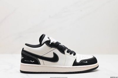 公司级air Jordan 1 Low Aj1乔1低帮休闲板鞋 同步官方配色 市场唯一独家头层皮打造 原鞋原档案开发 原厂皮料 原档冲孔鞋头 正确满胶鞋垫 四线