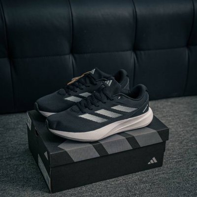 核心私 Adidas Duramo Rc U 阿迪达斯轻量化科技跑鞋 主打的Cloudfoam科技 减震性能不错 能够给脚底提供舒适的缓震感受 货号：Id 4