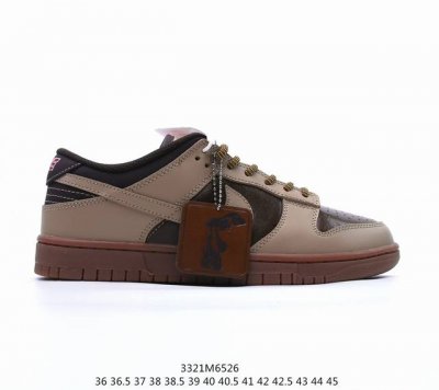耐克 Nike Sb Dunk Low Pro 男女同款运动鞋复古板鞋，尽情迈步，彰显个性风采。采用柔软皮革鞋面，经久耐穿，塑就如元年款 Dunk 般的复古质感