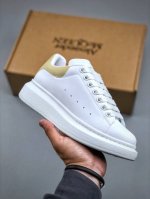 今日福利特价 海外指定版本 独特礼盒包装 Alexander Mcqueen 亚历山大麦昆松糕鞋厚底增高小白鞋 进口丝绸亚光原版正品 水染羊皮内里 牛皮垫脚 回