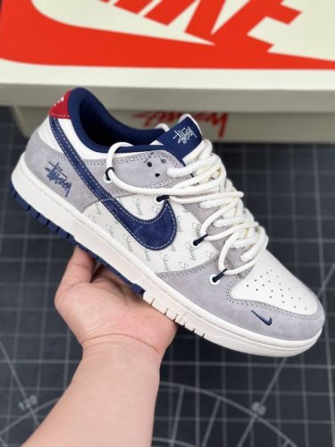 Nk SB Dunk Low 斯图西联名-绑带米白藏蓝勾 周年高端定制 低帮休闲板鞋 #定制鞋盒 大厂纯原品质出货 超高清洁度 皮料切割干净无任何毛边 细节完美