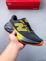 集图 New Balance Nb Fresh Foam X 880V15 舒适透气休闲跑步鞋 New Balance广受欢迎的880日常训练鞋最新版本对缓震性
