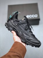 340 Ecco爱步防水运动鞋男 皮面休闲鞋户外男鞋 健步Biomc踪迹系列 黄景瑜同款 戈尔防水薄膜内衬提供强大的透气性与防水性 有效阻隔外部水分渗透，确保