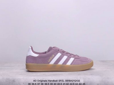 ad Originals Handball Spzl 手球运动员系列百搭休闲运动板鞋 Ie3710 这款来自阿迪达斯的这款handball Spzl前身是一双手