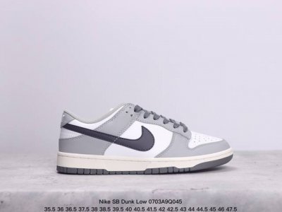 耐克nike Sb Dunk Low 扣篮系列 复古低帮休闲运动滑板板鞋。采用脚感柔软舒适zoomair气垫，有效吸收滑板等极限运动在落地时带来的冲击力，为街头