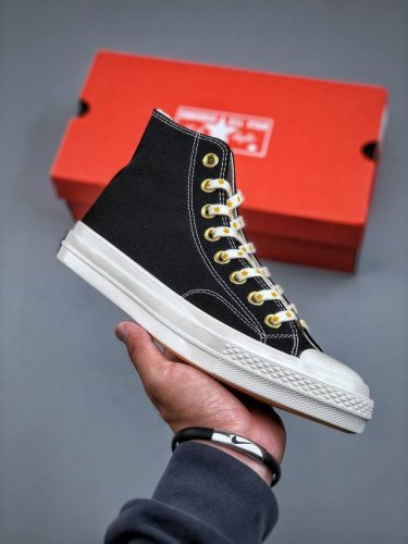 匡威新款出货 Converse 1970S 星星元素 酒红 黑色出 配件齐全+赠送一副鞋带 此款金扣 金标+ 星星元素的高帮帆布真的美哭了 后跟星星图案也是超好