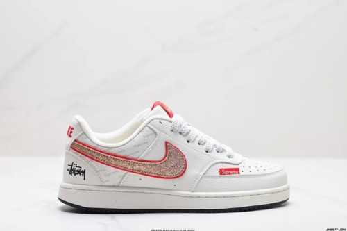 公司级nike Court Vision Lo联名 低帮百搭 透气休闲运动板鞋 兼顾舒适脚感和出众风范 演绎匠心之作 结构性的支撑贴合感结合复古篮球设计 电绣工