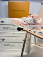 广东原产# 路易威登 Louis Vuitton Lv路易威登板鞋 新款 Lv Trainer最新配色运动鞋 L家 篮球鞋风格运动鞋 该鞋由艺术总监 Virgi