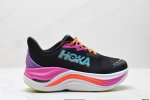公司级Hoka Skyward X 厚底增高 运动老爹鞋 助力跑者轻松开跑 Hoka推出了一款定位于顶级缓震的现象级跑鞋 Skyward X 不出所料 在超厚的
