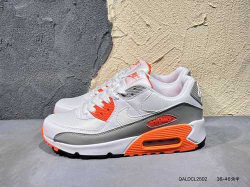耐克Nike Air Max 90 经典复古小气垫缓震跑鞋 鞋面由皮和革织物打造，犀利的条线打造出酷劲十的足视觉效果 网布鞋增面强透气性，穿着为极舒适 经可典视