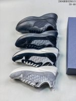 东莞纯原版本 专供外贸鬼佬订单 B25系列 Dior 运动鞋 跑步鞋 原版购入开发 这款 B25 Runner 运动鞋结合运动版型与 Dior 优雅的经典标识。