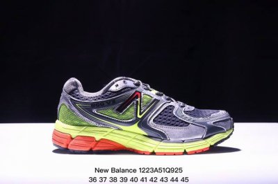 New Balance Nb新百伦舒适织物减震耐磨低帮 休闲跑步鞋 男款简约大方的造型设计，给人以随性休闲的时尚格调，穿着舒适轻便，运动灵活自如，满足日常个性穿