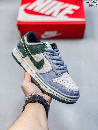 耐克Otomo Katsuhiro X Nk Sb Dunk Low Steamboy Ost 大友克洋联名 联名款低帮运动休闲板鞋配色以主人公雷为基调 浓重的