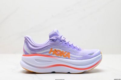 300 公司级小红书推荐Hoka W Bondi 9全新配色 这个品牌来自于新西兰的毛利语，Hoka表示大地，One One表示飞越，连起来就是飞越地平线，On