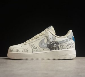 Kaws x Nk Air Force 1'07 Low 小熊联名配色 空军一号低帮休闲板鞋 CW2288-999 打造纯正空军版型#专注外贸渠道 全掌内置蜂窝