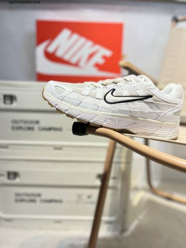 耐克 Nike p-6000 Laser Blue 复古科技个性运动老爹鞋。该鞋款鞋面采用纵横交错的覆面，重现 0 年代跑鞋风格，同时搭配缓震鞋垫，带来舒适的步