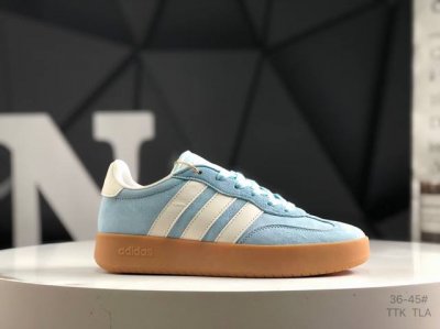 真标带半码 阿迪达斯 Adidas Barreda 考拉派对 复古休闲 清新 舒适百搭 德训鞋 T字头 防滑耐磨 低帮 板鞋 男女同款运动鞋。鞋头加宽设计提升了
