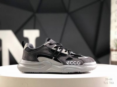 250 ecco爱步 广东原版透气 配备原版三件套 防尘纸 高弹大底 全头层牛皮 新款百搭休闲款 纯手工制成 鞋面走线工整 清晰质感 原单品质 拼接运动透气网布