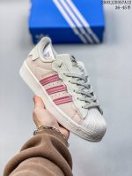 140 Adidas Originals Superstar Xlg T贝壳头系列低帮厚底松糕经典百搭休闲运动板鞋 以现代时尚元素焕新演绎的经典运动鞋当你试图定