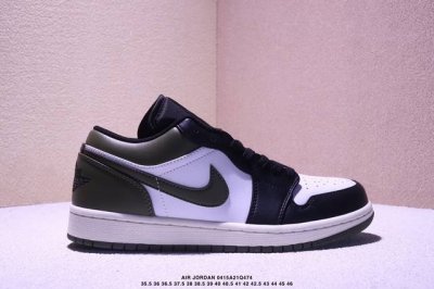 Air Jordan 1 Low Aj1 原装版本低帮球鞋一直是占领街头的宠儿。眼前两款 Air Jordan 1 Low 新品，不仅拥有黑脚趾的熟悉轮廓，简洁