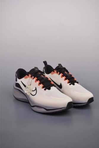 260 Nike Sb Zoom X 百搭单品 内置气垫 复古低帮运动鞋 新鞋上脚即可带来自然舒适的穿着感受 混合材料设计 塑就出众质感和非凡脚感 加高镶边提