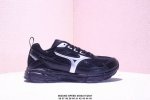 简介：公司级 美津浓 Mizuno Speed 春季 新款 复古老爹鞋透气缓震跑鞋 尺码: 如图所示 Xm0506Q657