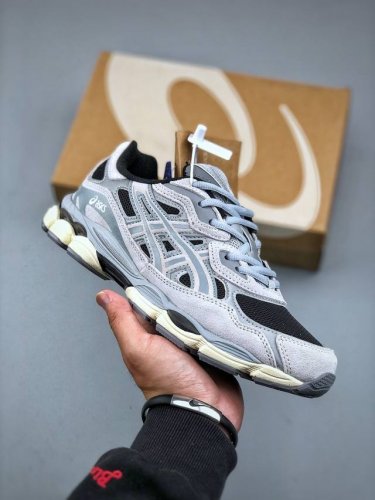 Asics 亚瑟士 Tiger Gel-Nyc户外越野休闲运动跑步鞋。#透气网眼鞋面配合部分合成革材质#采用全新Ahar+橡胶材质,更加耐磨.货号 1203A3