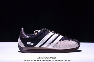 Adidas 阿迪达斯 男女鞋真标半码制，升级原楦原纸版开发版型，采用翻毛皮组合尼龙布鞋面材质，中底双层eva切片缓震，外置耐磨橡胶鞋底每次人气都不低澳洲时尚品