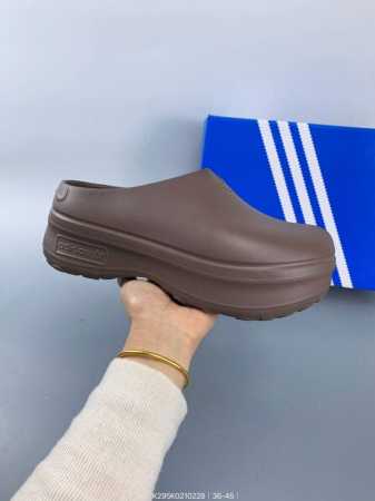 Ad Adifom Stan Smith Platform Mule Ie 50阿迪应季新品穆勒厨师拖 #轻松脚感 一穿即走 这款拖鞋旨在致敬经典的Stan S - 点击图像关闭