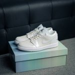 230 核心私 Air Jordan 1 乔丹篮球鞋男女运动鞋潮流板鞋 货号：Hf4080 001 尺码：36 37 37.5 38 38.5 39 40 40