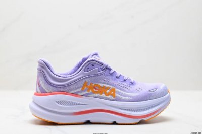 290 公司级小红书推荐Hoka W Bondi 9全新配色 这个品牌来自于新西兰的毛利语，Hoka表示大地，One One表示飞越，连起来就是飞越地平线，On