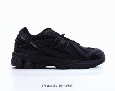 New Balance 1906系列复古老爹风休闲运动慢跑鞋 M1906Rer #采用轻质牛剖革拼接透气网眼衬垫织物鞋面材质 T-Beam大底提供足步弓支撑，保