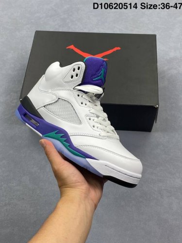 nike Air Jordan 5 Retro Low迈克尔 乔丹 Aj5减震防滑篮球鞋 鞋身以洁白无瑕的皮革为主调，辅以红与黑的精致点缀，展现出经典且百搭的外
