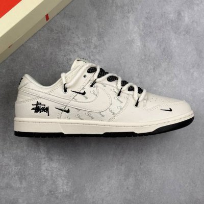 本地310 核心私 nk Sb Dunk Low 斯图西系列-联名绑带 米白白勾 周年高端定制 低帮休闲板鞋 #定制鞋盒 大厂纯原品质出货 超高清洁度 皮料切割