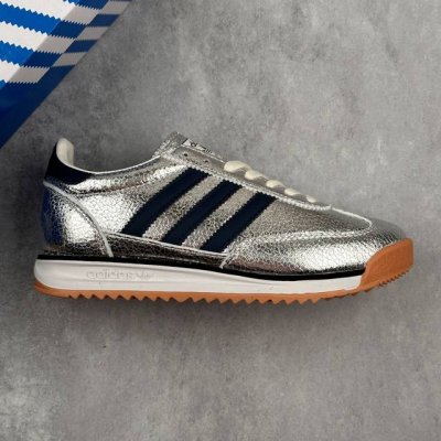 本地220 核心私 阿迪达斯Adidas Sl 72 Rs系列德训足球风百搭低帮休闲运动板鞋 #男女鞋半码制#采用长绒翻毛皮组合牛津布鞋面材质#内嵌环保海玻璃鞋