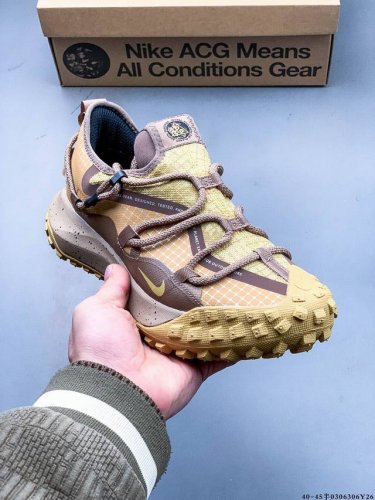180 Acg Mountain Fly Low Gtx Se 机能风格采用匠心设计，打造耐穿迅疾风格，让你在沙漠、峡谷和深山中探险时也能像在城市一般轻松自在，