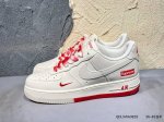 新品上市实拍 耐克Nike Air Force 1“07空军一号低帮百搭休闲运动板鞋。柔软、弹性十足的缓震性能和出色的中底设计，横跨复古与现代的外型结合，造就出