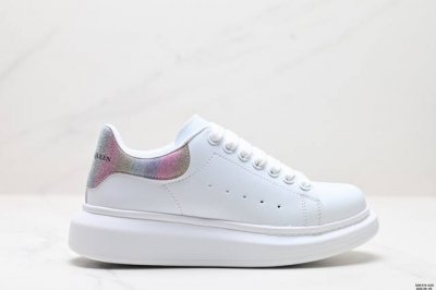 真标意大利高奢品牌alexander Mcqueen亚历山大 麦昆 Sole Leather Sneakers低帮时装厚底休闲运动小白鞋 货号:553770 W