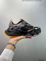 210 公司级Ad Xlg Runner Deluxe 跑步者豪华版系列低帮厚底增高老爹风复古缓震休闲运动慢跑鞋 Ih7797 自从阿迪达斯和巴黎世家合作后，没