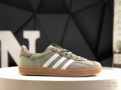 160 z Adidas Gazelle Indoor Trainers 羚羊内训系列低帮复古百搭休闲运动德训风板鞋“浅蓝冰淇淋” 货号：Ji3526 尺码：3