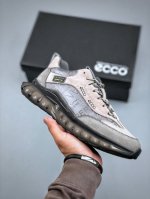 l Ecco爱步 小红书爆款 新款百搭休闲鞋 精选鞋面走线工整 清晰质感 原单品质 采用Ecco家族工艺 高端时尚 简约大气 防滑舒适 时尚拼色 尺码：39-4