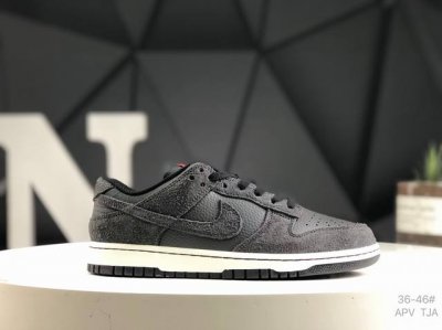 170 耐克Nike Dunk Low 板鞋 Sb系列经典百搭休闲运动板鞋加厚鞋舌的填充，使舒适性大大提升，同时也更方便穿脱中底部分则加入了脚感柔软舒适Zoom