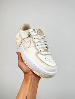Air Force 1 Shadow 轻量增高低帮百搭板鞋 拼接马卡龙 全新少女系解构主义设计 双层轻量eva发泡中底+防滑rb橡胶外圈底鞋底 货号：Fq687