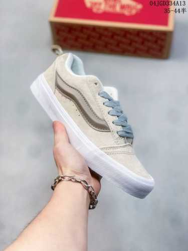 奶咖色面包鞋来了～ Vans Knu-Skool Vr3 Lx 万斯低帮复古休闲硫化板鞋 肥胖版大logo 原版全皮猪八面料 尺码：35 36 36.5 37